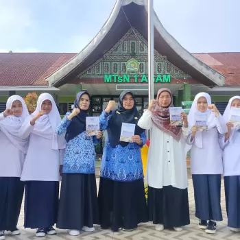 Ekstrakurikuler MSQ MTsN 1 Agam Launching Buku Antologi Perd