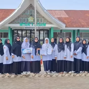 Upacara Awal Agustus, MTsN 1 Agam Teguhkan Semangat Disiplin