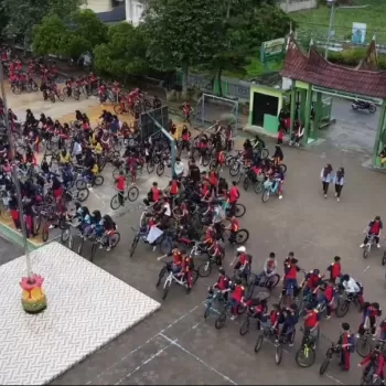 Gowes Meriah, Doorprize Berlimpah: MTsN 1 Agam Gelar Tour de