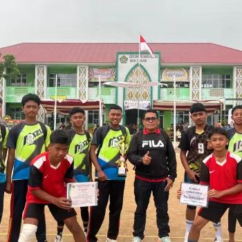 Tim Voli MTsN 1 Agam Unjuk Kekuatan, Raih Juara II di Gebyar