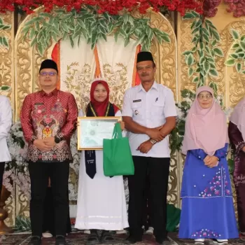 Bertabur Penghargaan, MTsN 1 Agam Gelar Haflah Tahfidz ke-5 