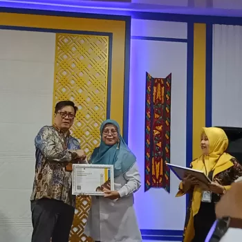 MTsN 1 Agam Raih Penghargaan IKPA 100 dari KPPN Bukittinggi,